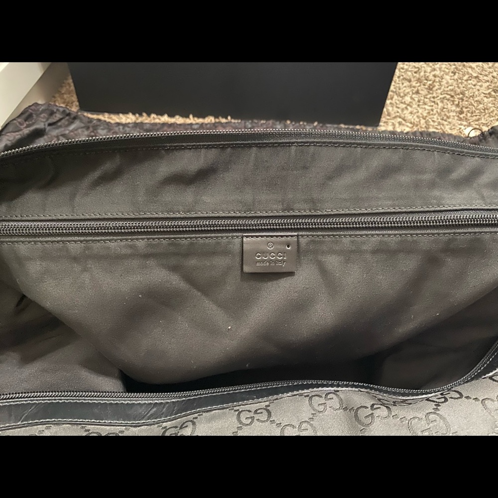 AUTHENTIC Gucci black duffel bag - Picture 4 of 7